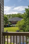 Modern Kitchen and Private Patio Escape - Spacious Tranquil Retreat Hotels in Gurnee