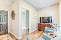 Downtown Helen suite with flatscreen TV, WiFi, and central AC Hotels in Helen