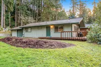 Dog-Friendly Rustic Home w/Deck, Gas Grill, Wood Stove, Fast WiFi, & Partial A/C