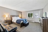 Private Porch and Full Kitchen Amenities - Inviting Spacious Oasis