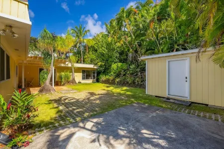 Tranquil Ocean Views and Expansive Terrace - Stunning Contemporary Haven Отели в г. Кано