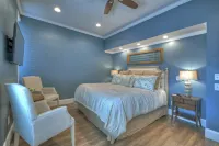 Luxury Amenities and Rooftop Terrace - Stunning Downtown Escape