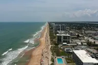 Stunning Oceanview Retreat - Beach Access & Garage Hotels in Ormond-by-the-Sea