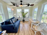 Marsh Views and Cozy Atmosphere - Charming Cottage Retreat