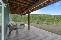 Stunning Views and Outdoor Fire Pit - Gorgeous Mountain Retreat