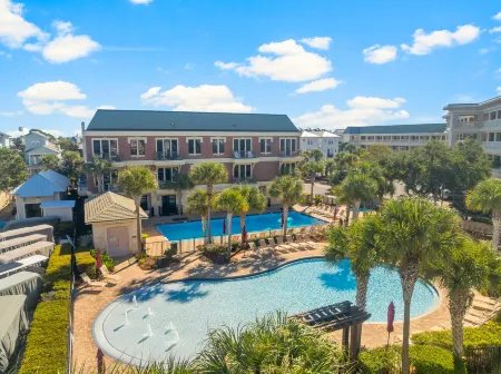 Gorgeous Views and Community Pools - Elegant Coastal Retreat