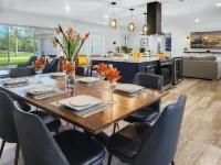 Ocean Waves Escape! An Upscale Poolside Retreat!