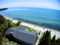 Captivating Lake Views and Spacious Beachfront - Stunning Coastal Retreat