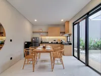 3BR Villa Punawangi W/ Jacuzzi Hotele w: Batujajar