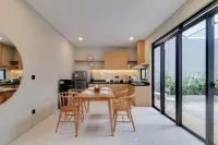 3BR Villa Punawangi W/ Jacuzzi Hotels in Padalarang