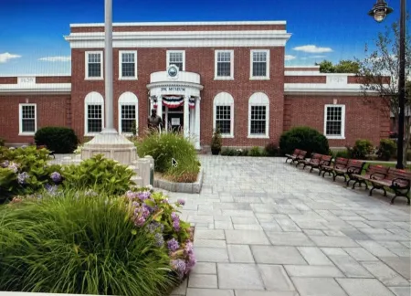 Remodeled historical Gosnold Cottage.300 yards to the beach.