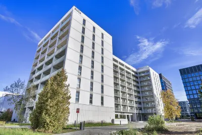 Noli Mokotow Hotels near LONGCHAMP