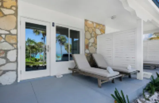 Pelican Beach Hotel