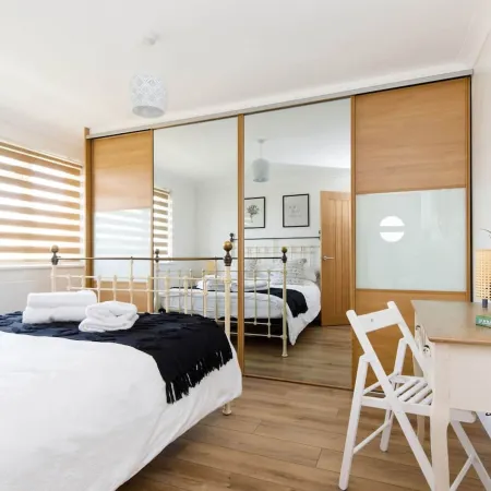 Charming Bolthole 400m to Beach