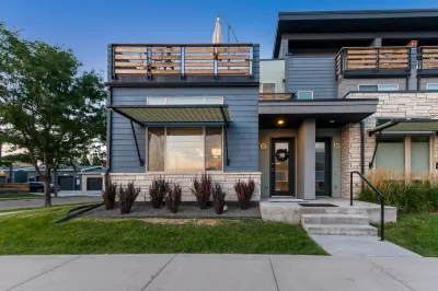 Old Town Modern New Build: Rftp Spa W/ Mtn Views!