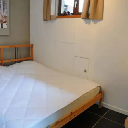 Inviting Holiday Home, Near Cave of Lorette, Namur and Parc Naturel Rgional des Ardennes Hotels in Houyet