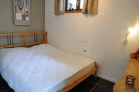 Inviting Holiday Home, Near Cave of Lorette, Namur and Parc Naturel Rgional des Ardennes Hotels in Houyet