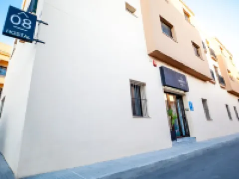 ザ 8 ルームズ ハウス タリファのホテル