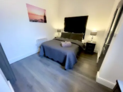 알버트 럭셔리 호터 & 자쿠지 아파트먼트