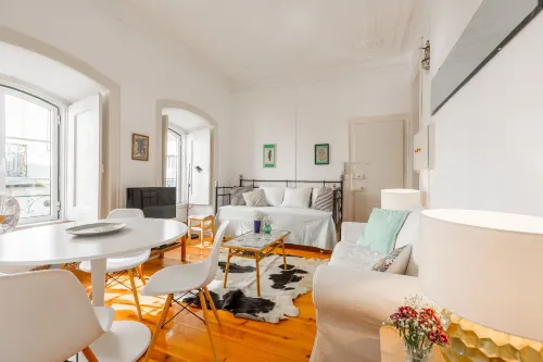 Spacious, Bright and Sunny Apartment, by TimeCooler - Küvet