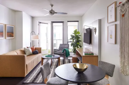 Sentral East Austin at 1614 E Sixth Отели рядом с достопримечательностью «Университет Техас в Остин»