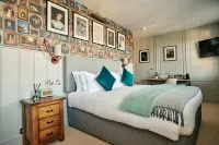 Hare and Hounds Newbury Hotels near Highclere Castle