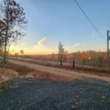 The Windstorm Cabin - Pet-Friendly & a 2-Person Jacuzzi Hot Tub!