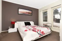 McLaren Vale Studio Apartments Hotels in Moana
