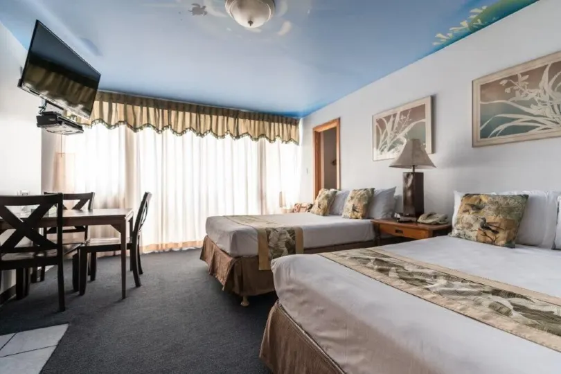 Holiday Surf Hotel (with Full Kitchen)