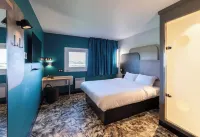 B&B Hotel Calais Terminal Cité Europe 3 étoiles فنادق في Escalles