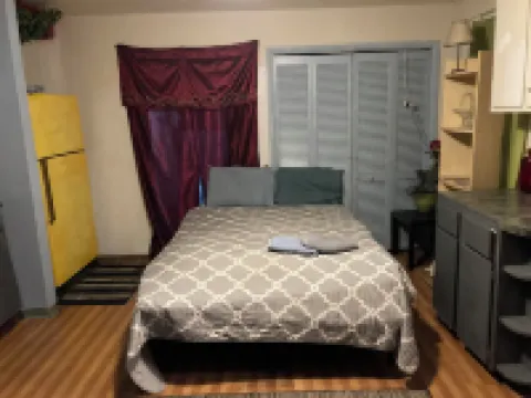 Vacation HomeStay Rental Rooms Hotels in Cocoa