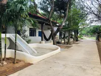 Canary Guesthouse Hotels near The Land Split