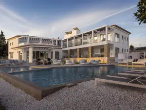 Dionis Boutique Hotel & Spa