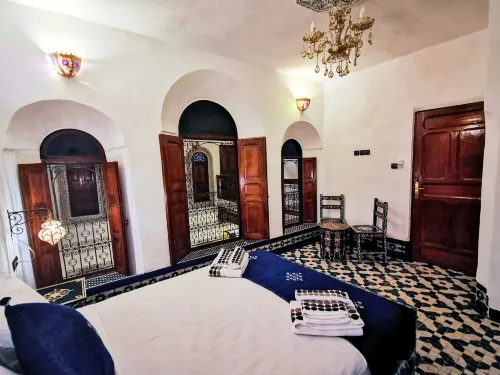 Riad Farah - Bares
