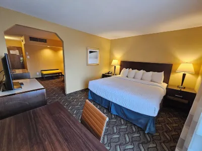 Clarion Inn & Suites Отели в г. Розуэлл