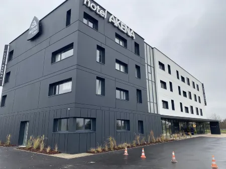 Hôtel Akena Troyes - la Chapelle St-Luc Отели в г. Ла-Ривьер-де-Кор