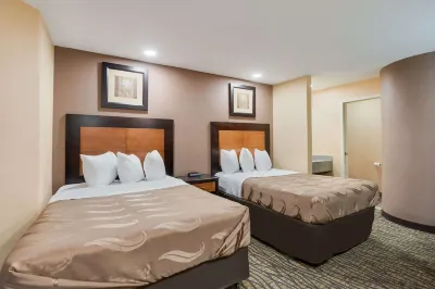 Quality Inn Lees Summit - Kansas City فنادق في Lee's Summit