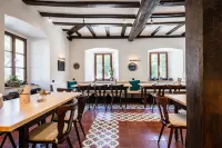 Landgasthof Zur Burg Grenzau Hotels in Hillscheid