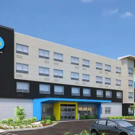 Tru by Hilton Greensboro Отели рядом с достопримечательностью «Торговый центр Four Seasons»