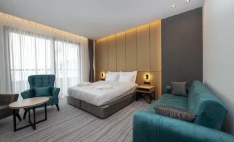 The Grandeur Hotel