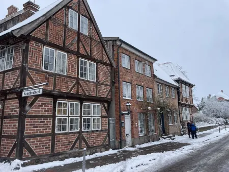 Lakeside Comfort with Balcony Отели в г. Ойтин