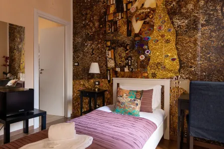 Central City Genova Отели рядом с достопримечательностью «Университет Генуи»