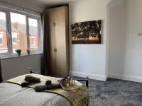 Modernised Central Wigan Townhouse Sleeps up to 6 Hotels in Appley Bridge