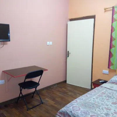 Feehi's Place Hotels in Labone