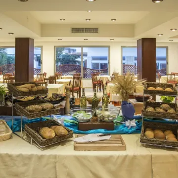 Manousos City Hotel