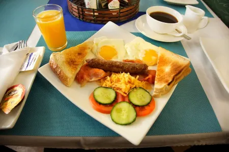 Athenian Villa Отели в г. Caledon