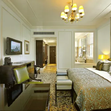 Taj Cape Town Hotels near Grand Parade Square