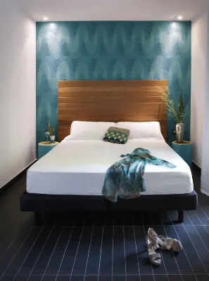 Q Hotel Hotel a 