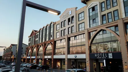 Hotel54 Luxury Suite Отели рядом с достопримечательностью «Ebk Cami»