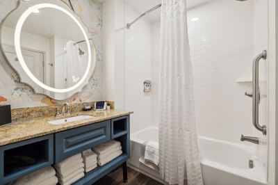 King with Bunk Accessible Dollywood's DreamMore Resort Photo